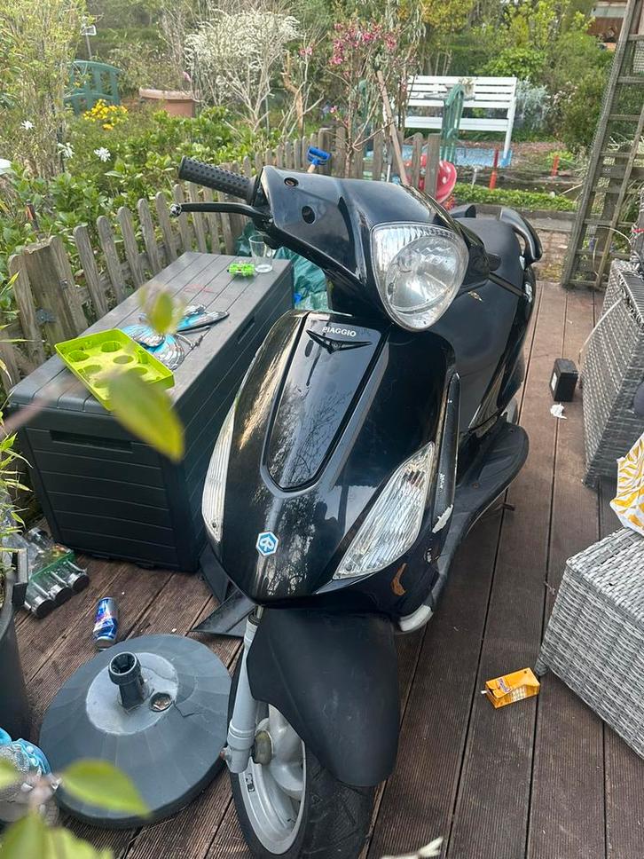 Piaggio fly 150 cc A1, Fietsen en Brommers, Scooters | Piaggio, Fly, Benzine, Ophalen