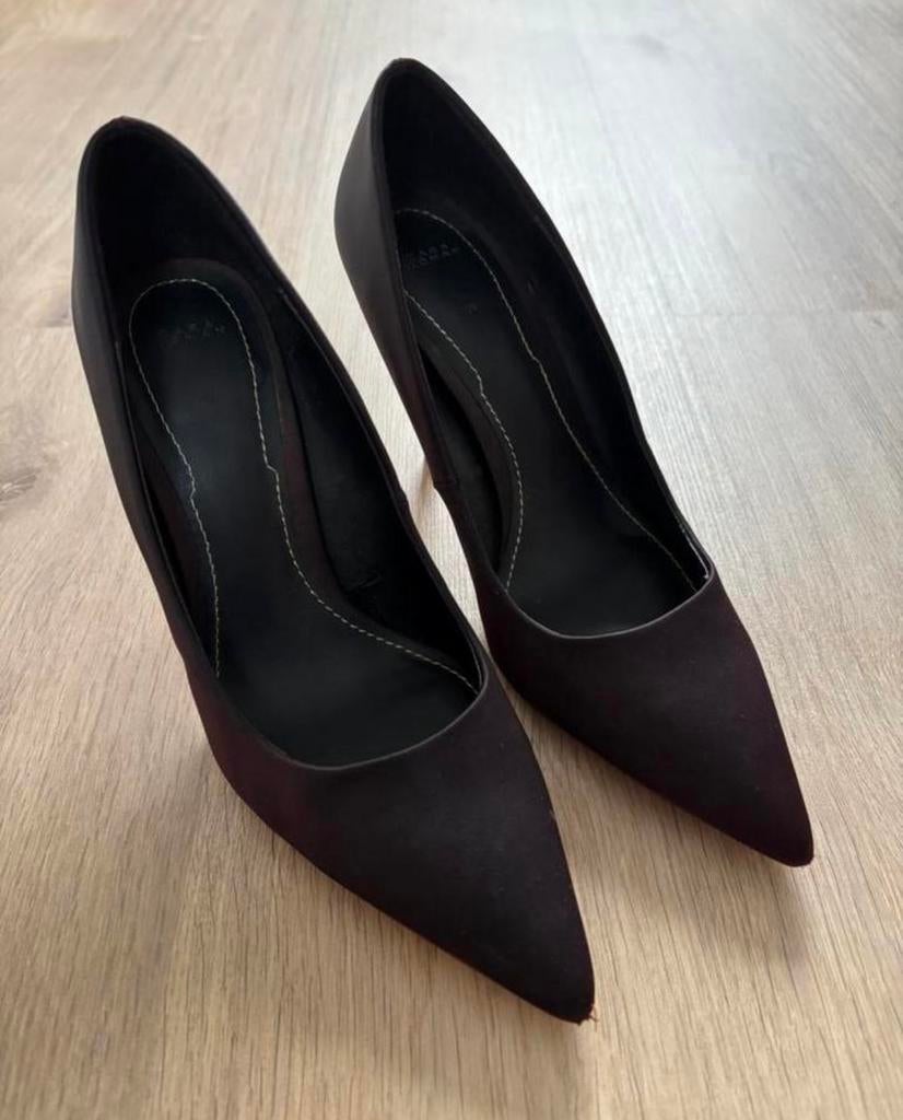 Zara hakken pumps, Ophalen of Verzenden, Zo goed als nieuw, Zwart
