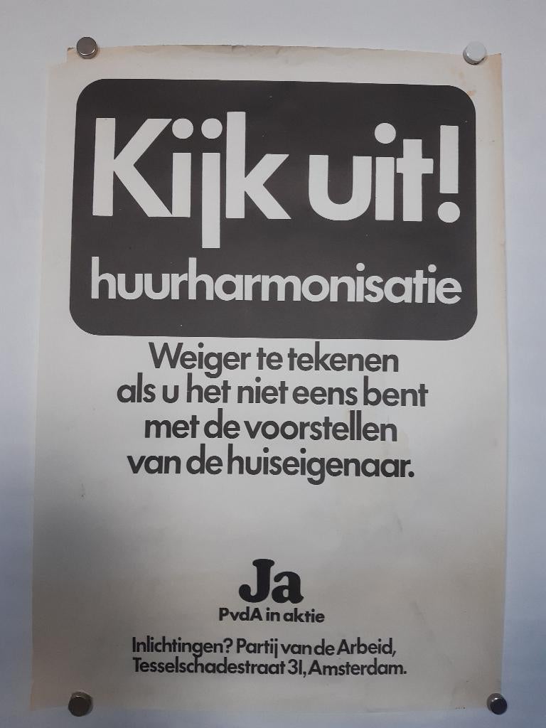 Originele poster Huurharmonisate PVDA Amsterdam, Verzenden, A1 t/m A3, Film en Tv, Rechthoekig Staand