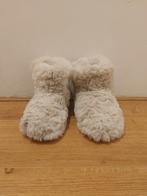 Warme slofjes maat 37/38 - vallen klein, Ophalen of Verzenden, Zo goed als nieuw, Wit, Pantoffels of Sloffen