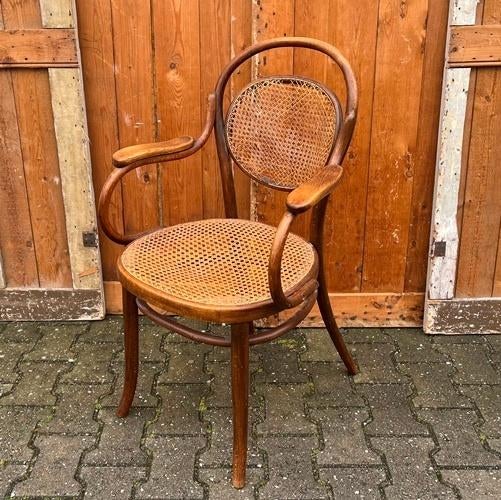 Bistro stoel cafe stoel model Thonet nr. 11 met armleuningen, Antiek en Kunst, Antiek | Meubels | Stoelen en Banken, Ophalen