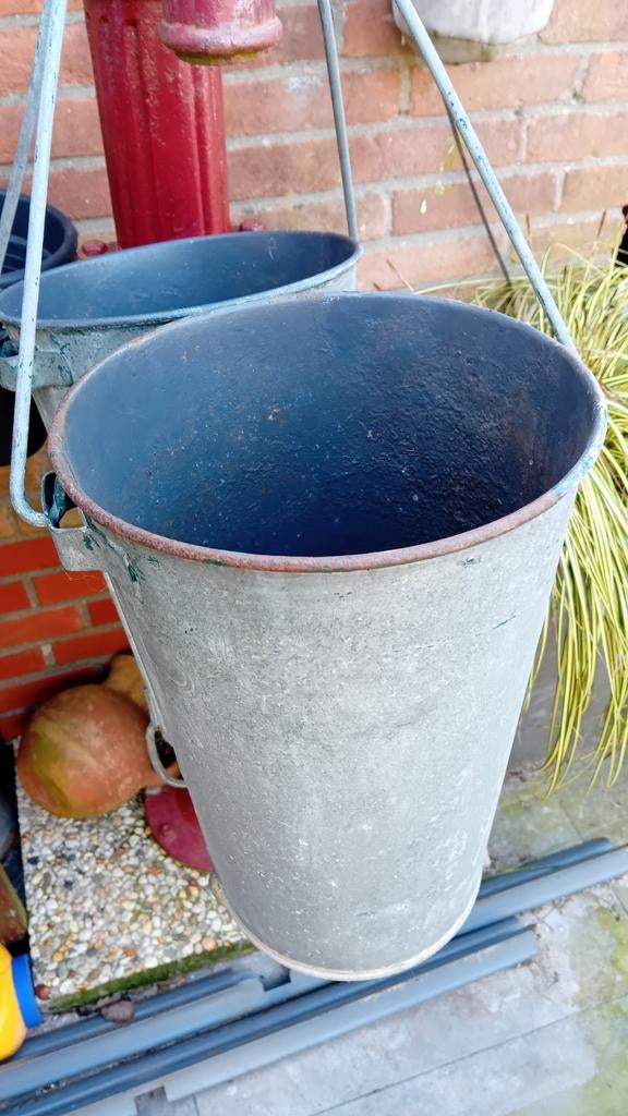 Zinken Brandweer Blus emmer., Ophalen