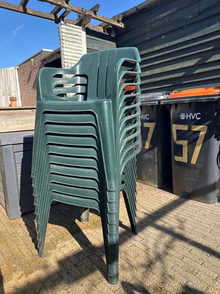 10 Groene Kunststof Tuinstoelen - Stapelbaar, Ophalen, Gebruikt, Kunststof, Stapelbaar