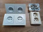 2 dubbele inbouw wcd (wit) + 1 dubbele opbouw wcd (gebr wit), Doe-het-zelf en Verbouw, Elektra en Kabels, Ophalen of Verzenden