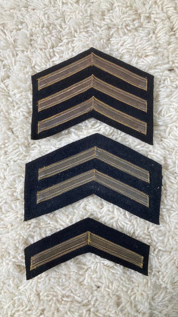 Militairia 3 st, Verzamelen, Ophalen of Verzenden, Landmacht, Nederland, Embleem of Badge