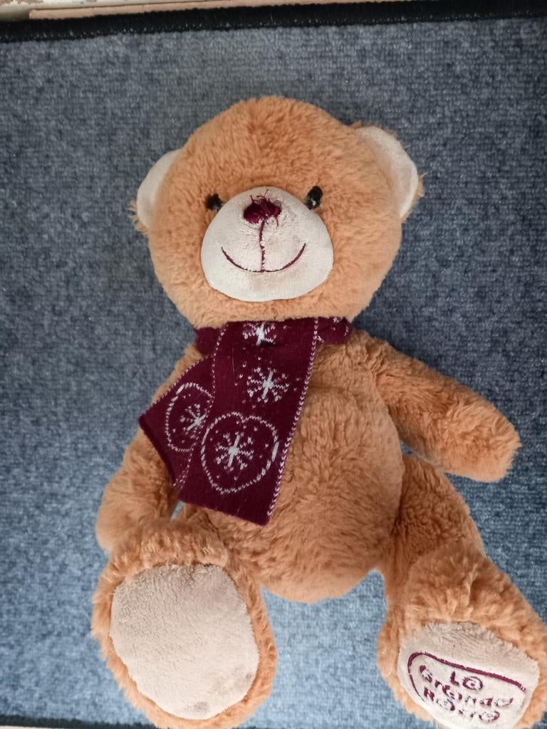 Knuffelbeer La Grande Recre met sjaal, Ophalen of Verzenden