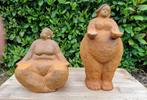 Leuke nieuwe abstracte dikke dames gietijzer 2 modellen., Ophalen of Verzenden, Nieuw, Metaal, Mensenbeeld