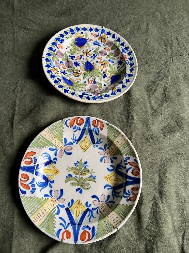 2 antieke borden van Vicente Martinez Díez, 19e eeuw, Antiek en Kunst, Antiek | Wandborden en Tegels, Ophalen of Verzenden