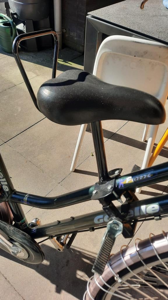 zadelzitje damesfiets en spaakbeschermers voorwiel, Ophalen of Verzenden, Zo goed als nieuw