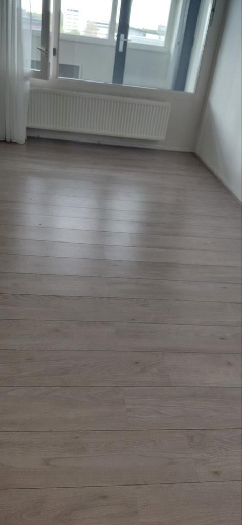 Laminaat vloer - ruim 40 m2 Gratis, Huis en Inrichting, Stoffering | Vloerbedekking, Ophalen, Gebruikt, Grijs, 25 tot 50 m²