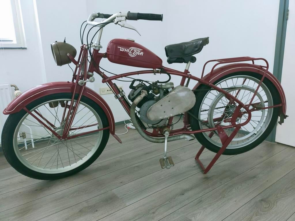 Super  nette Zwinn Whizzler bouwjaar 1947 origineel en Itom, Fietsen en Brommers, Brommers | Oldtimers, Ophalen, Overige merken