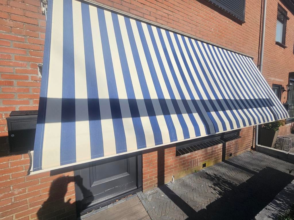 Uitval Zonnescherm 440cm breed, Tuin en Terras, Ophalen, Gebruikt, 150 tot 300 cm, 250 cm tot 450 cm