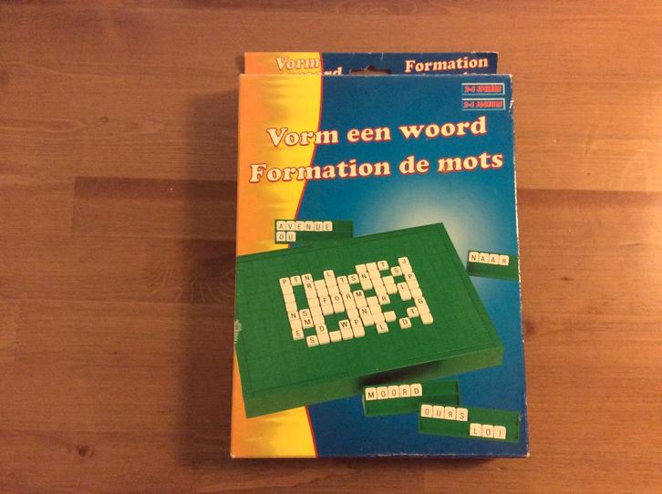 vorm een woord, reiseditie. variant op scrabble met twist, Hobby en Vrije tijd, Gezelschapsspellen | Bordspellen, Een of twee spelers