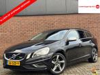 Volvo V60 2.0 T5 R-DESIGN | NL-AUTO! | DEALER OH | TREKHAAK!, Voorwielaandrijving, Euro 5, Zwart, 4 cilinders