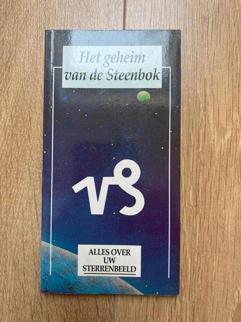 Boek het geheim van de steenbok - Lilian Stern, Ophalen of Verzenden, Gelezen, Spiritualiteit algemeen