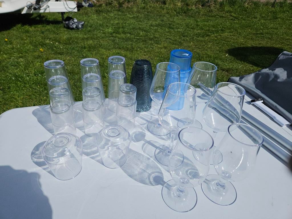 Diverse kunststof glazen en vazen - perfect voor camping, Ophalen of Verzenden, Gebruikt