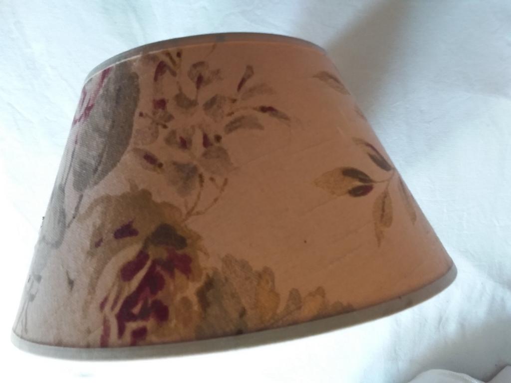 Laura Ashley Vintage lampenkap jaren 70 bloemen linnen kap, Ophalen of Verzenden, Rond, Minder dan 25 cm