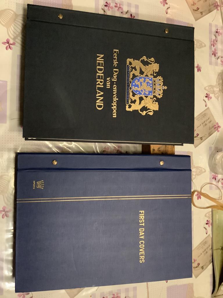 2 davo albums met fdc, Ophalen of Verzenden, Verzamelalbum