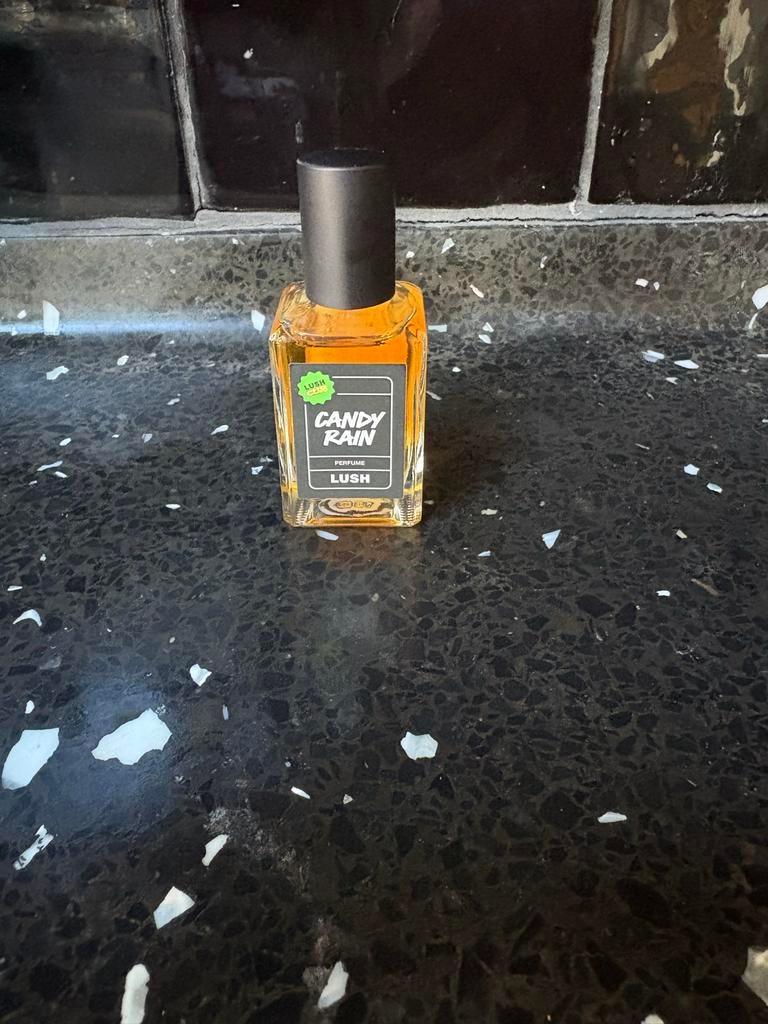 Lush Candy Rain Parfum - 30ml, Sieraden, Tassen en Uiterlijk, Uiterlijk | Parfum, Nieuw, Ophalen of Verzenden