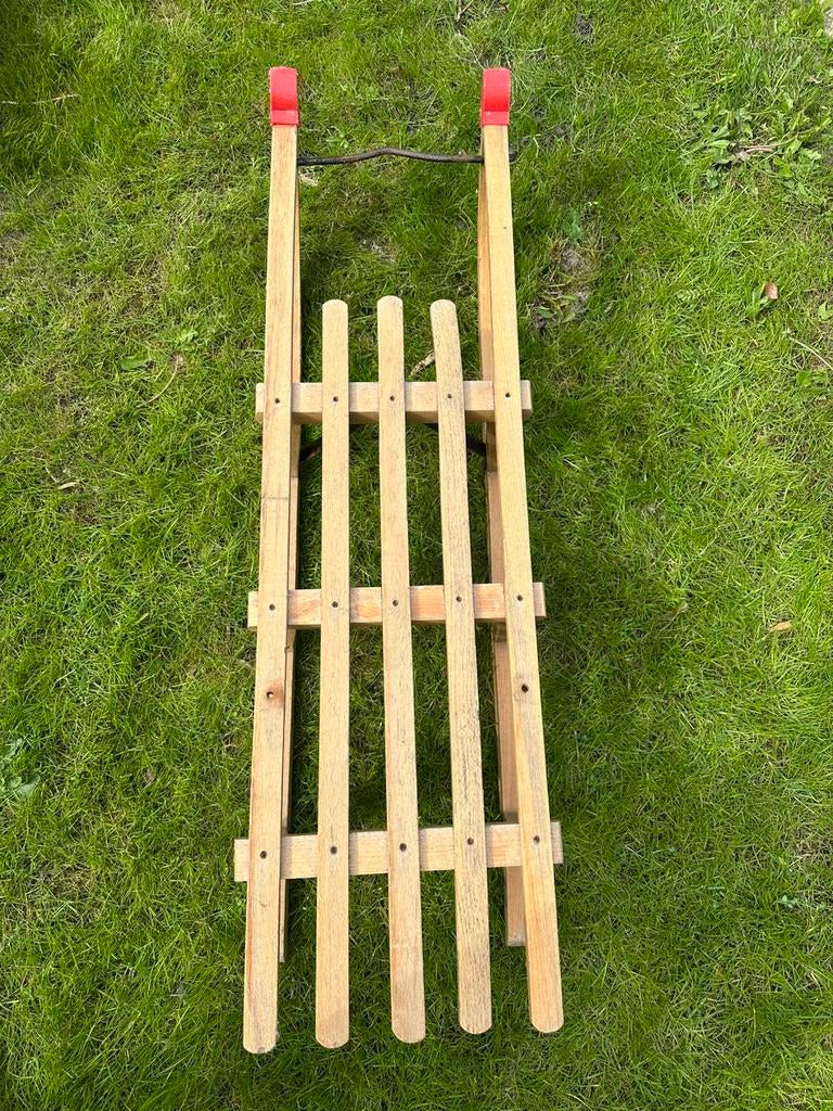 Houten slee met rugleuning., Kinderen en Baby's, Speelgoed | Buiten | Sleeën, Ophalen, Rugleuning, Gebruikt, Hout