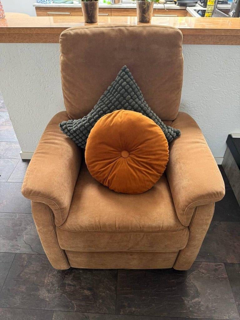 Padded armchair, Ophalen, Overige materialen, 75 tot 100 cm, Zo goed als nieuw