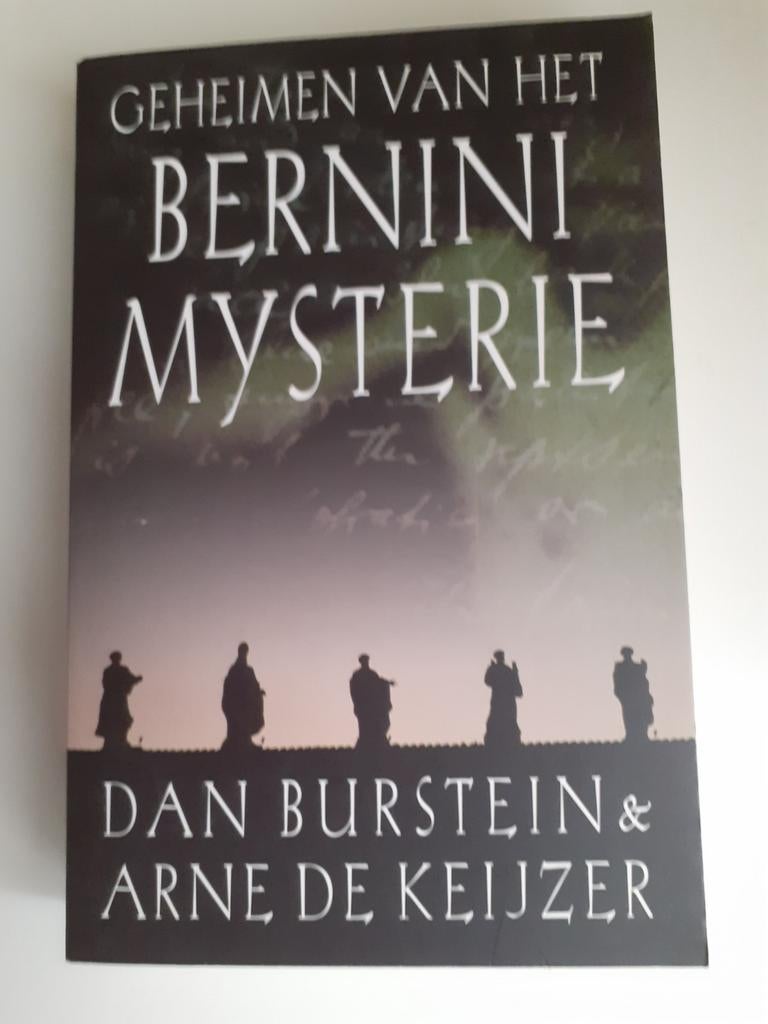 Geheimen van het Bernini Mysterie- Dan Burnstein, Ophalen of Verzenden, Zo goed als nieuw