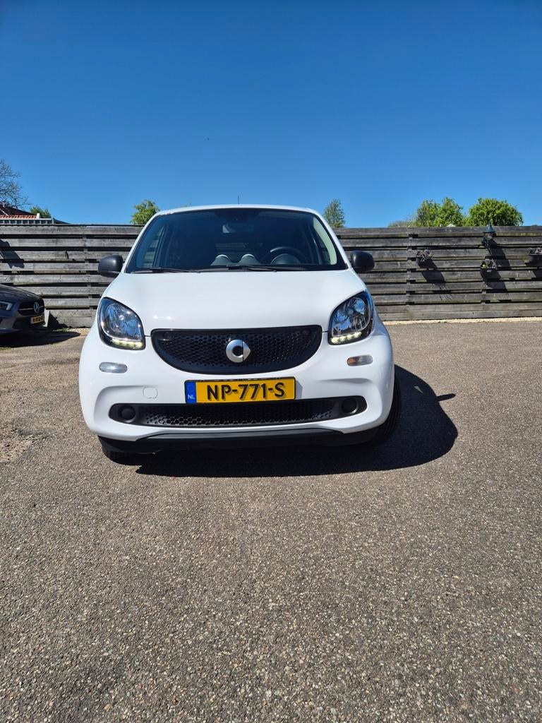 Smart forfour  bj 2017, Zwart, Wit, Handgeschakeld, Particulier