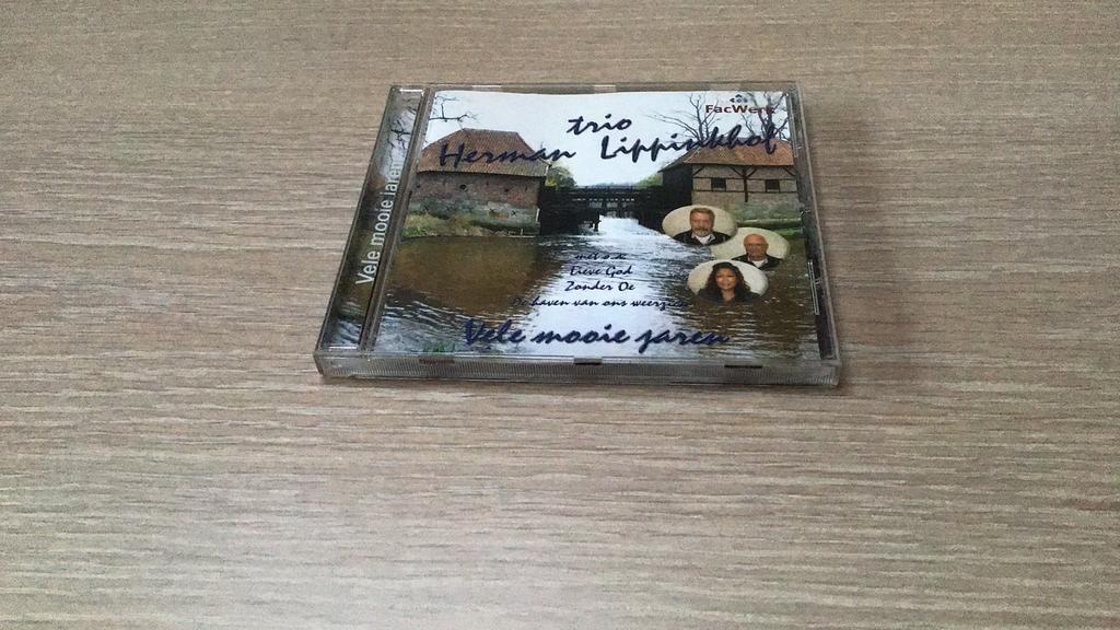 TOP-CD VAN TRIO HERMAN LIPPINKHOF: VELE MOOIE JAREN, Ophalen of Verzenden, Zo goed als nieuw, Levenslied of Smartlap