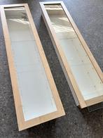 2 IKEA Bertby wand vitrines, Ophalen, Gebruikt