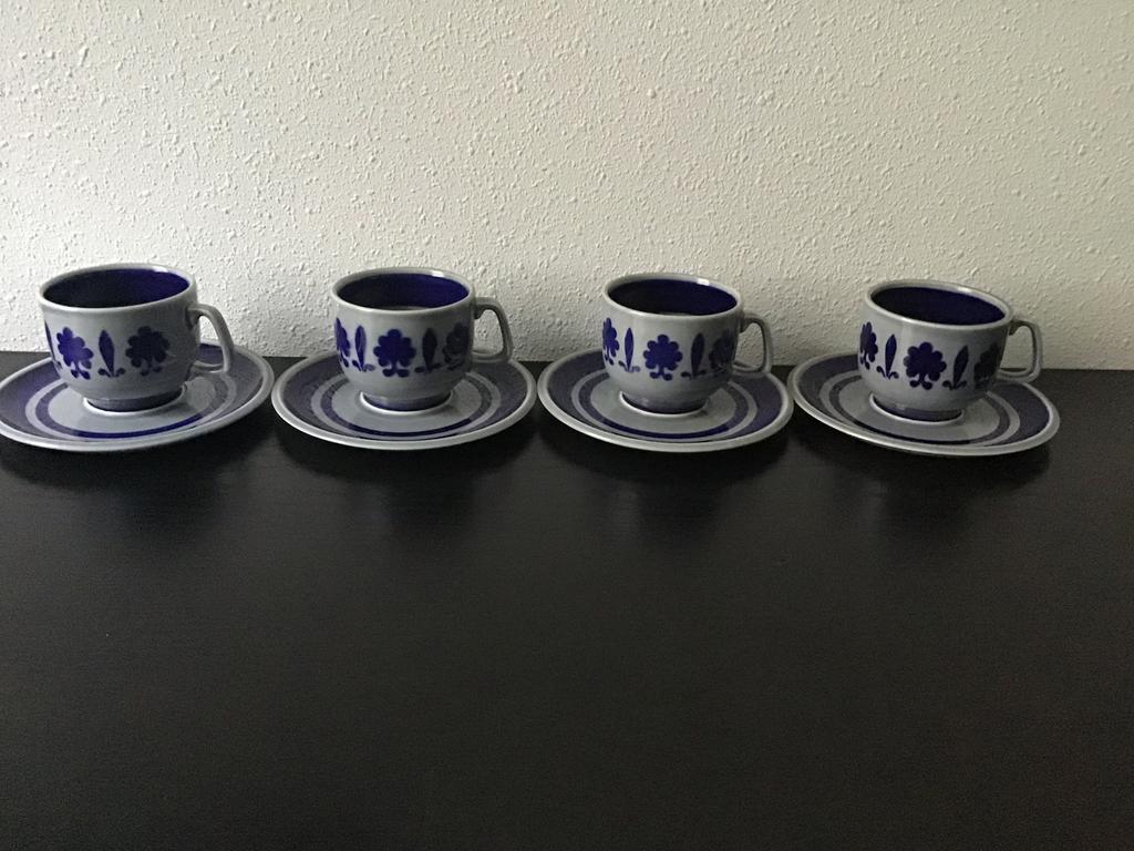 4 x Boch La Louviere Belgium - Serie Baltic kop en schotel., Ophalen of Verzenden, Zo goed als nieuw, Overige stijlen, Kop(pen) en/of Schotel(s)