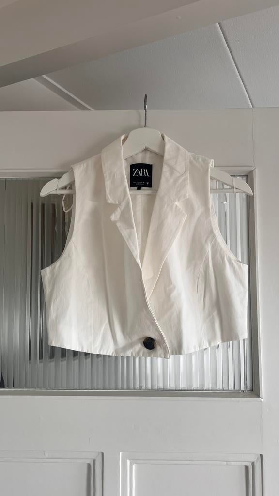 Wit cropped gilet van Zara maat L, Kleding | Dames, Wit, Maat 42/44 (L), Ophalen of Verzenden, Zo goed als nieuw