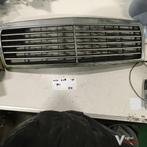Mercedes W210 2.0 Benzine 1996  Grille, Gebruikt, -, -, Ophalen of Verzenden