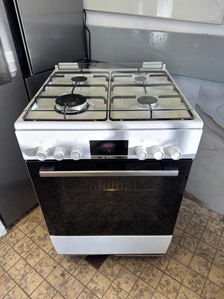 Bosch Gasfornuis met Oven - Wit, 4 Pitten met Hete lucht, Gebruikt, Hete lucht, 60 cm of meer, Gas