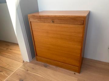 Roldeurkastje midcentury jaren ‘50 eiken beschikbaar voor biedingen