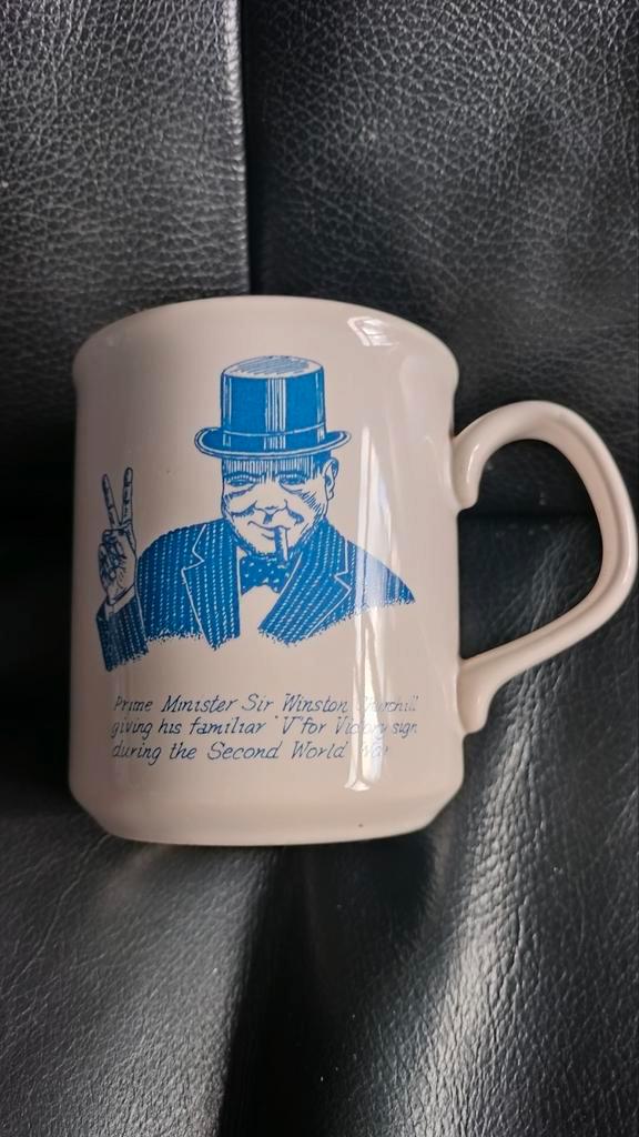 Vintage Winston Churchill VE Day Herdenkingsmok, Verzamelen, Militaria | Tweede Wereldoorlog, Nederland, Ophalen of Verzenden