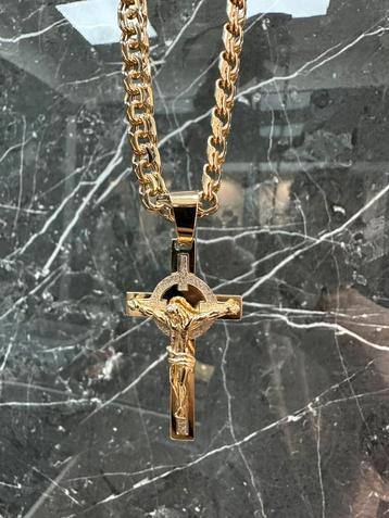 Prachtige 14k gouden ketting met kruis beschikbaar voor biedingen