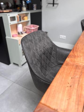 Eetkamerstoelen 4 stuks beschikbaar voor biedingen