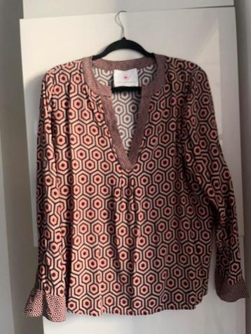 Herzen' s Angelegenheit Zijden blouse 42 beschikbaar voor biedingen