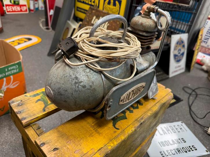 Vintage Luchard/Autofem Compressor, Verzamelen, Merken en Reclamevoorwerpen, Gebruikt, Gebruiksvoorwerp, Ophalen