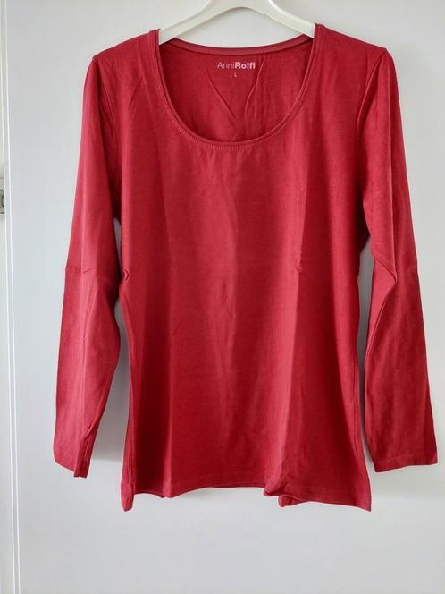 Leuk en mooi basic shirt in maat L, Kleding | Dames, T-shirts, Zo goed als nieuw, Maat 42/44 (L), Rood, Lange mouw, Ophalen of Verzenden