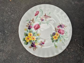 Royal Albert Bone China England "Maedow field" 2 stuks beschikbaar voor biedingen