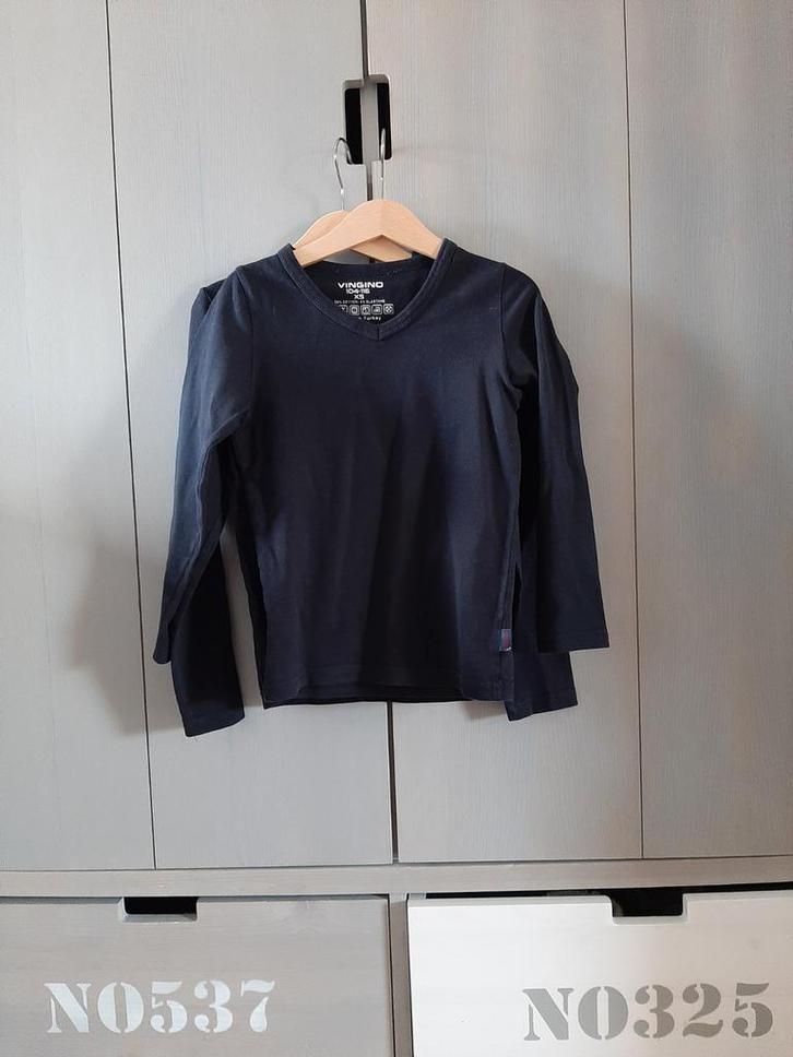 Vingino basis longsleeves zwart V-hals maat 104/116., Kinderen en Baby's, Kinderkleding | Maat 110, Zo goed als nieuw, Jongen