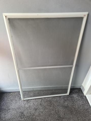 Raamhor Luxaflex 69,6*110 beschikbaar voor biedingen