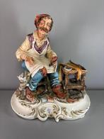 Capodimonte Meneghetti “De Schoenmaker met kat” – Italië, Antiek en Kunst, Ophalen of Verzenden