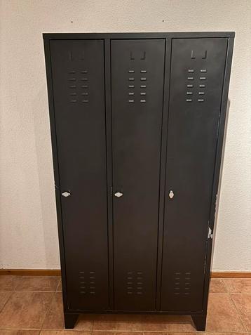 Lockerkast vintage industrieel zwart beschikbaar voor biedingen