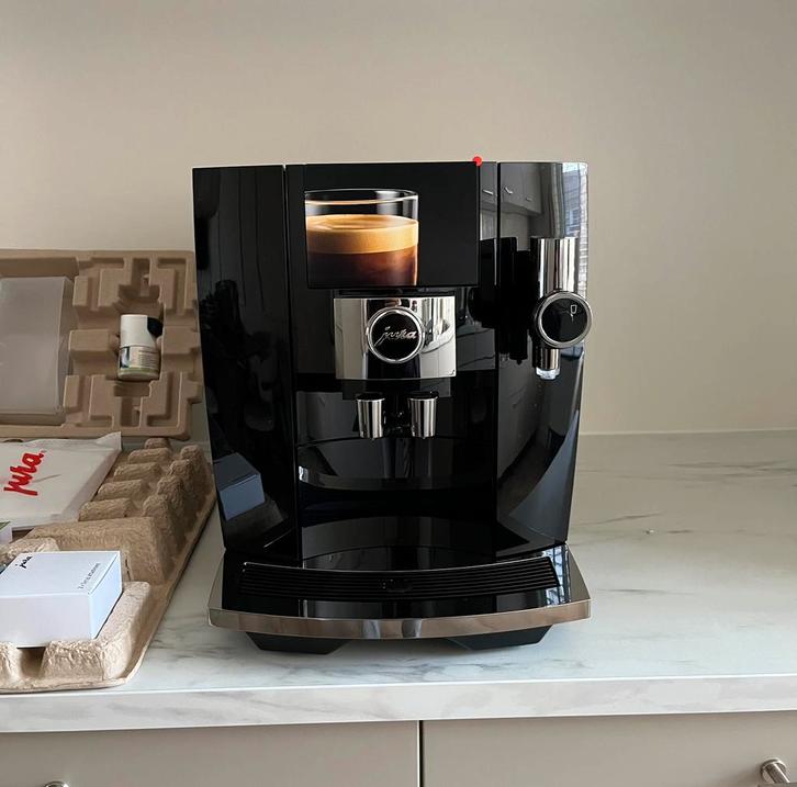Jura J10 koffiemachine (nieuw!!!), Witgoed en Apparatuur, Koffiezetapparaten, Nieuw, Gemalen koffie, Koffiebonen, Combi, 10 kopjes of meer