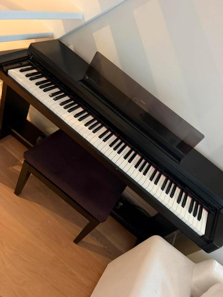 Digitale piano - Yamaha Clavinova CLP 650, Muziek en Instrumenten, Piano's, Zo goed als nieuw, Zwart, Ophalen