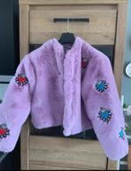 Korte lila jas met hartjes erop, Kleding | Dames, Ophalen of Verzenden, Zo goed als nieuw, Maat 38/40 (M), Paars