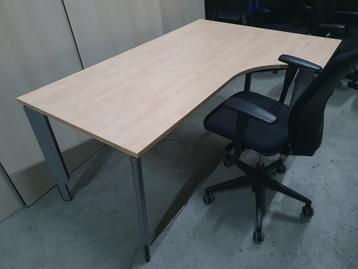 Aspa / Samas hoekbureau met nieuw blad naar keuze ( 25x ) beschikbaar voor biedingen