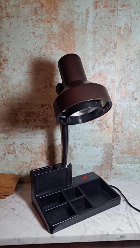 Vintage bureaulamp met bakje gemaakt in Holland jaren 80, Huis en Inrichting, Lampen | Tafellampen, Zo goed als nieuw, Minder dan 50 cm